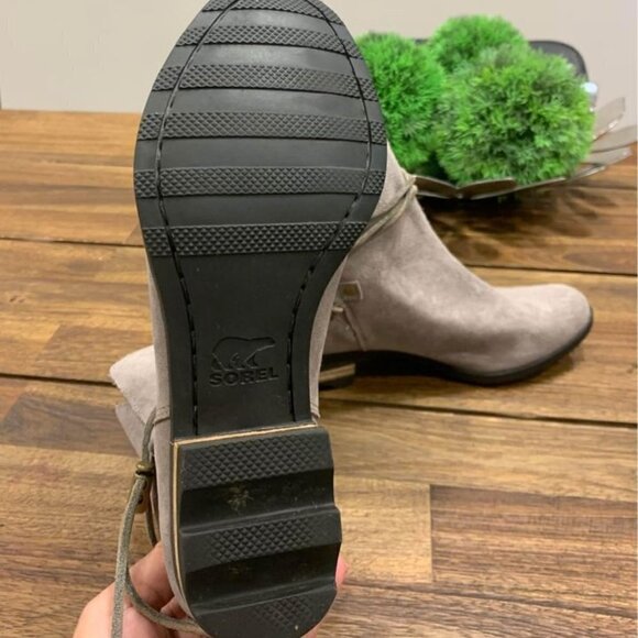 ☑️sorel booties. Gray. Brand new. Size 9. Adjustable ankle strap. Stunning… - Picture 6 of 10